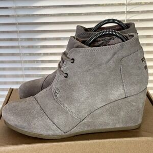 Toms Desert Wedge Ankle Booties Women Size 9 Gray Suede Boots Lace Up
